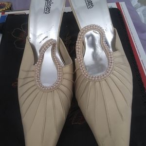Salsero heels w/Pearl embellishment $34 Sz 11+belt
